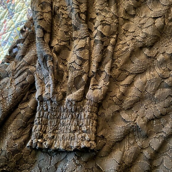 Stretch Lace And Mesh Crew Neck Long Sleeve Top - Picture 3 of 6